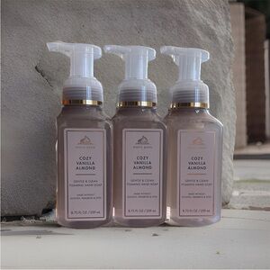 Bath & Body Works Pink Foaming Hand Soap Elegant Spa-Like Design